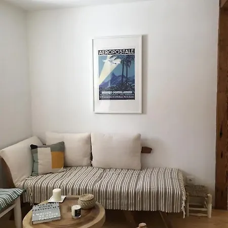 Cosy Flat For 2 In Santos-o-velho By Guestready * Lisboa