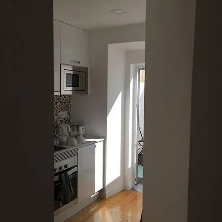 Cosy Flat For 2 In Santos-o-velho By Guestready Lisboa